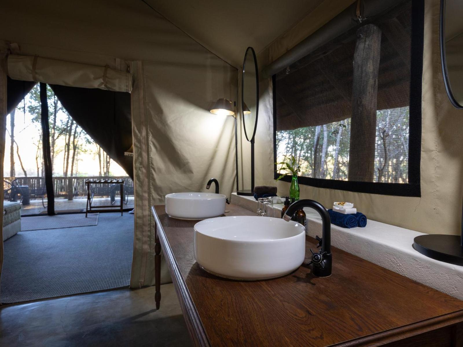 Kwambili Game Lodge заповідник Торнібуш Номер фото